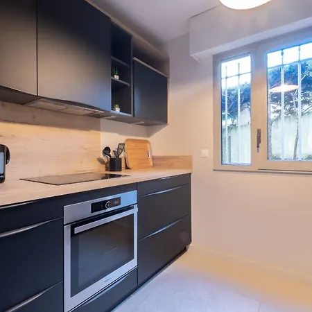 3p Garden-level In A With Pool Close To The Center * Cannes