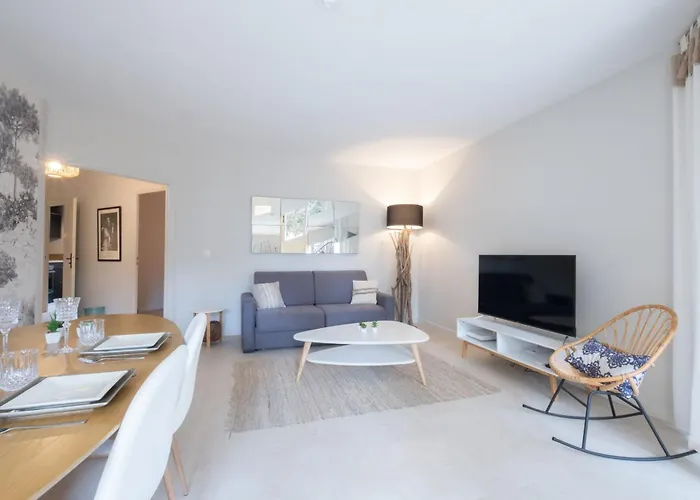 Apartamento 3p Garden-level In A With Pool Close To The Center