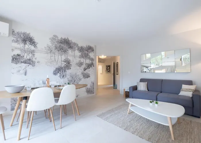 Apartamento 3p Garden-level In A With Pool Close To The Center *