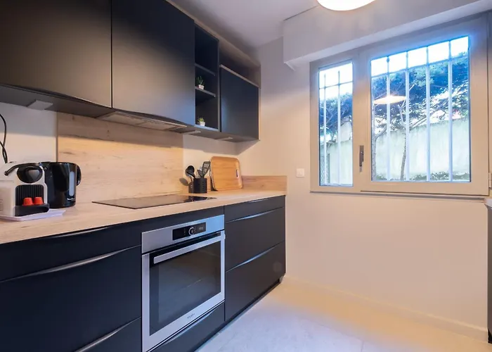 3p Garden-level In A With Pool Close To The Center * Cannes